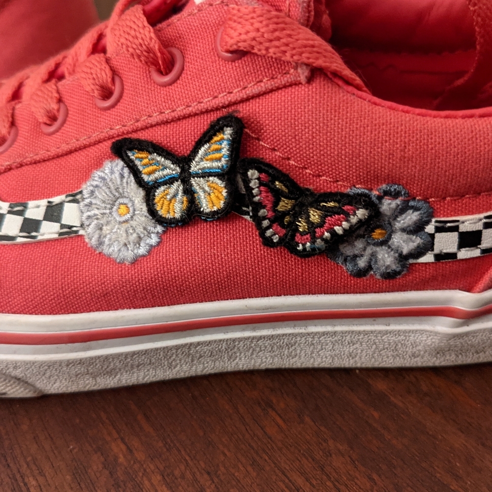 Van's Girls Ward Skate Shoes. Size 3